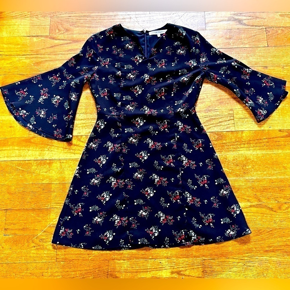 After Market Navy Blue Ditsy Floral Chiffon Mini Dress - 3/4 Bell Sleeve Size S - Picture 4 of 10